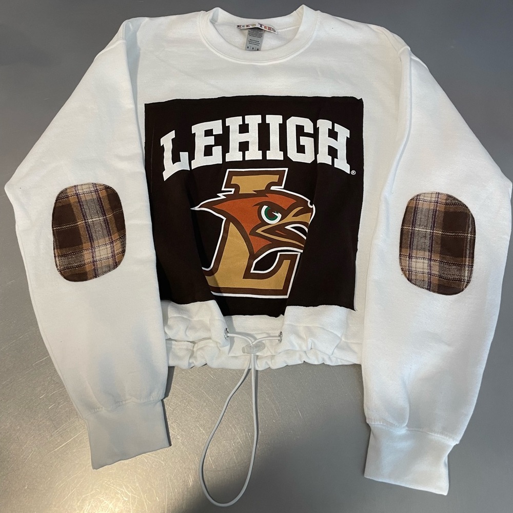 Lehigh crop drawstring patch sweatshirt